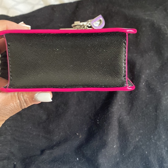 DKNY crossbody. - Picture 3 of 6